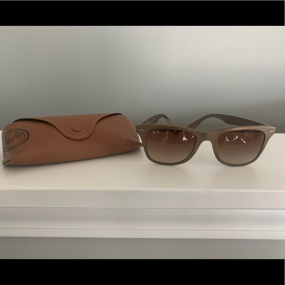 Ray Ban Wayfarer Liteforce Sunglasses